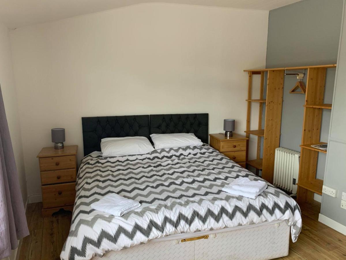 The Carisbrooke Hotel Forres Bagian luar foto